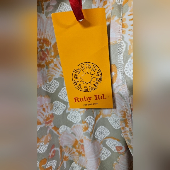 Ruby Rd Floral Top - Picture 6 of 9